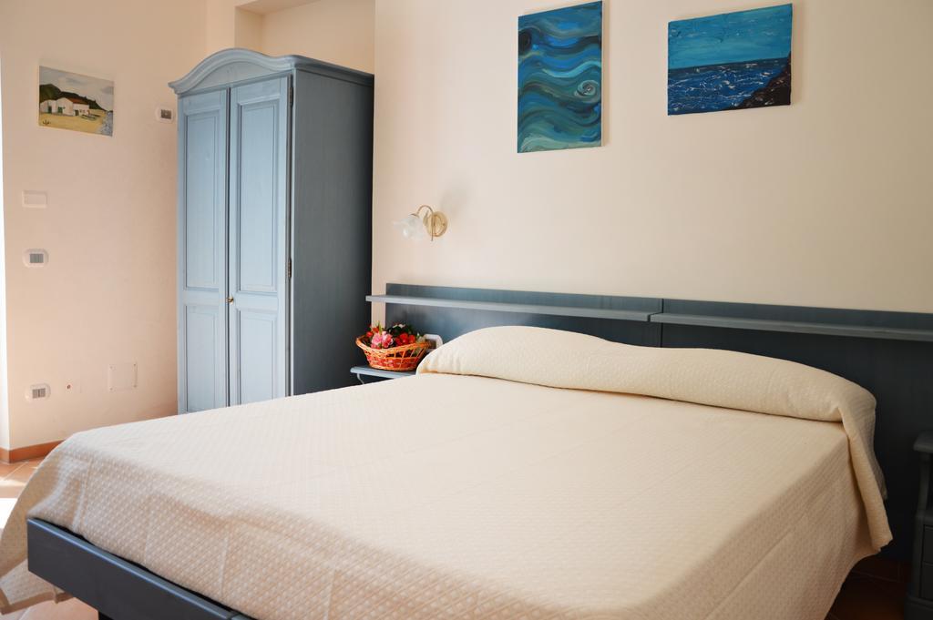 Agriturismo Terra Di Elea Azienda Agricola Di Raimondo Michela Ascea Szoba fotó